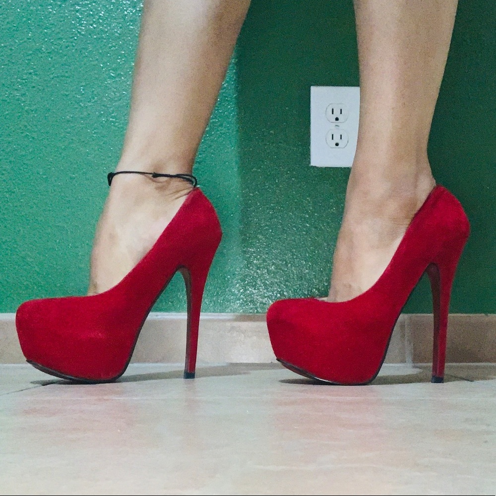 Red Pumps